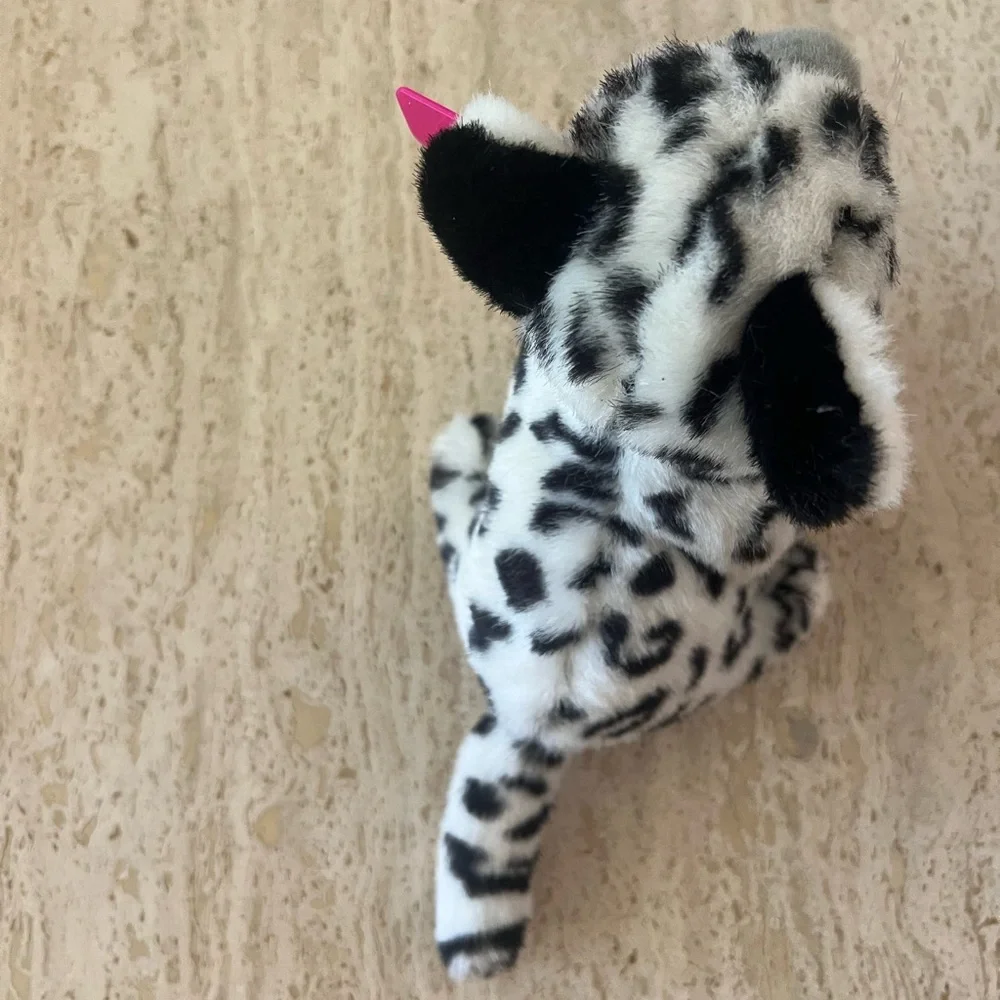 Vintage Eukanuba Snow Leopard